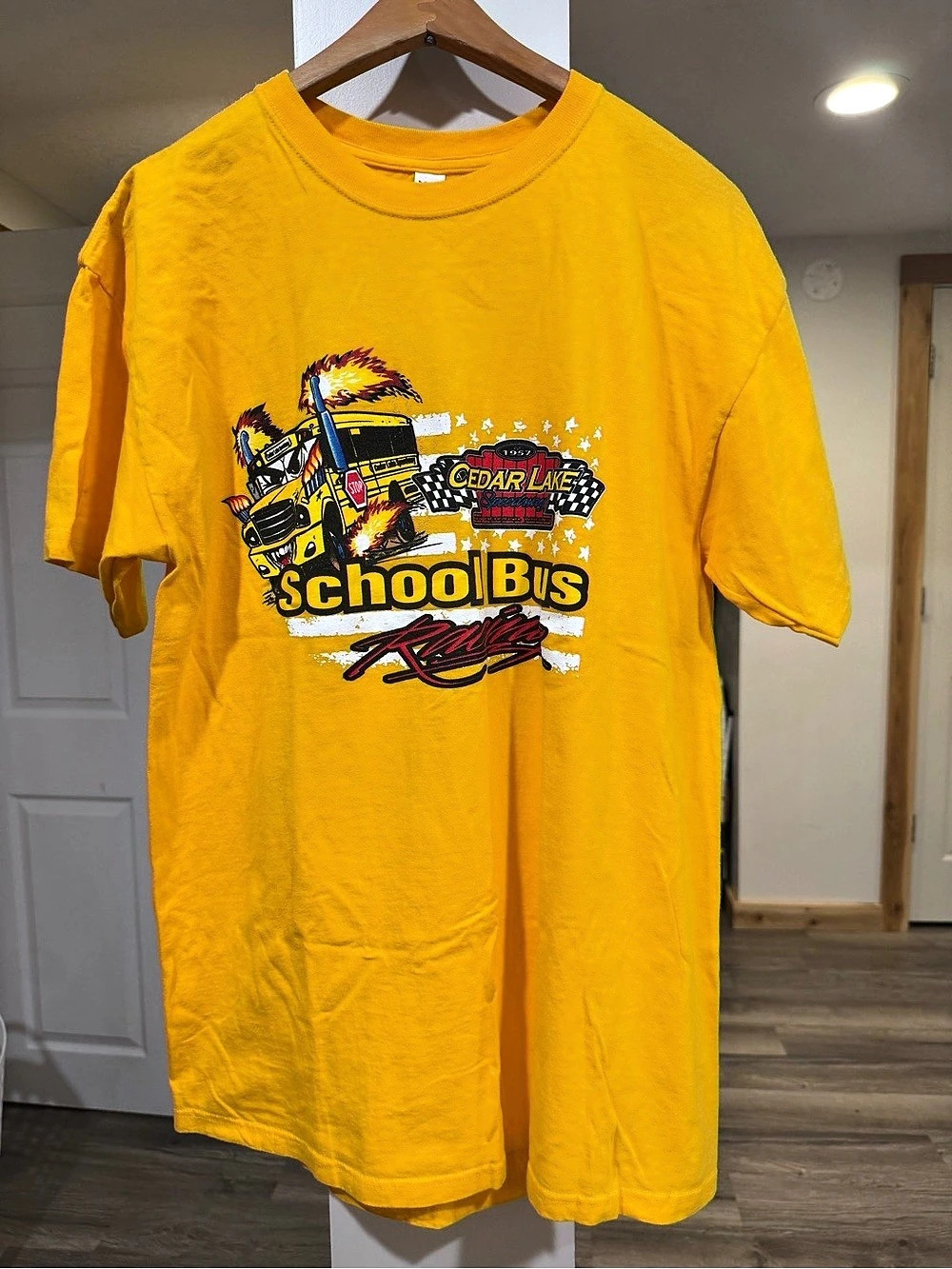 M&O Gold Cedar Lake Speedway School Bus Racing T-Shirt Tee Large